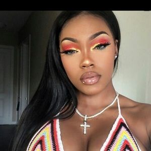 Meet your Posher, Ninyetta